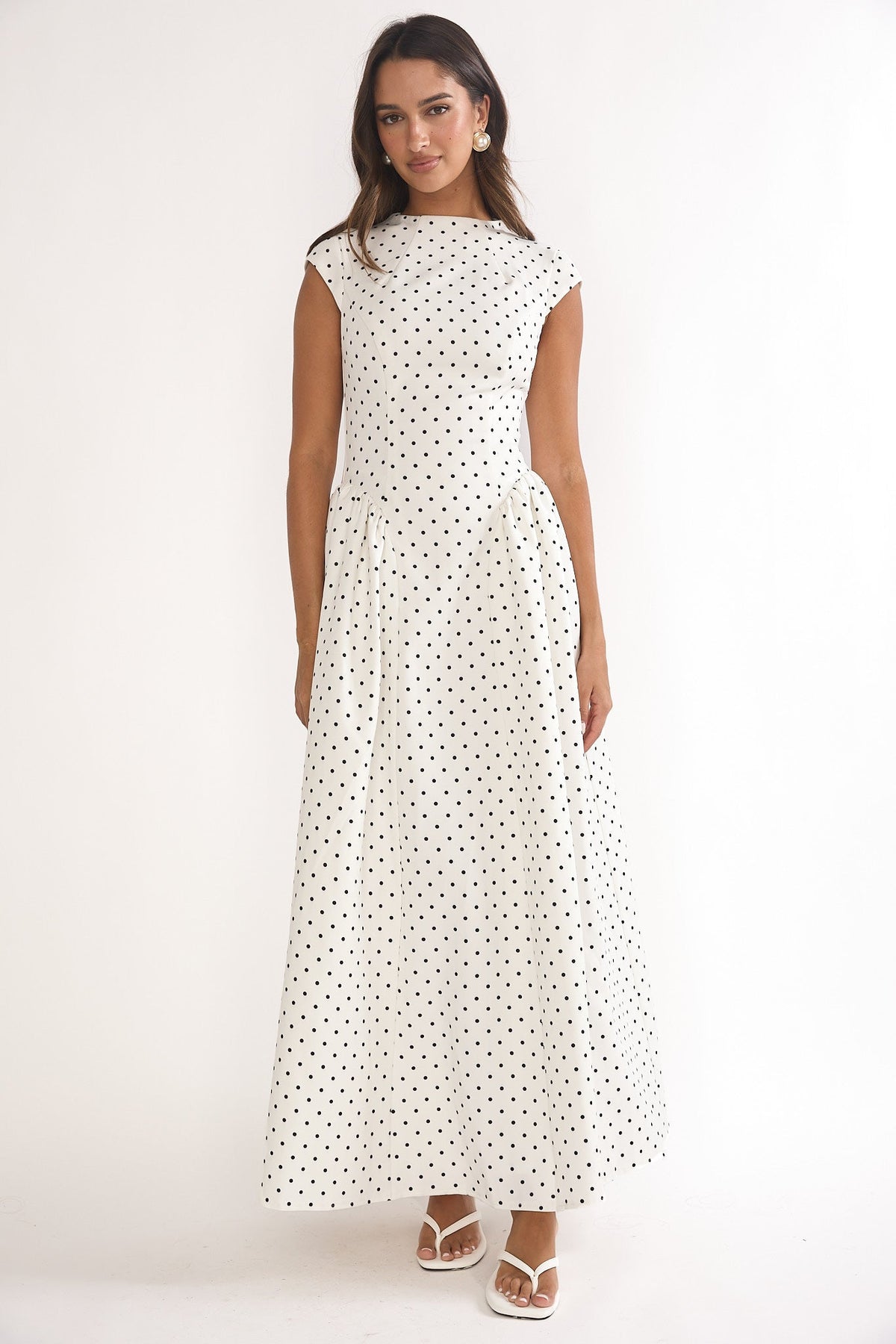 Robe longue Lynnie à manches courtes et pois