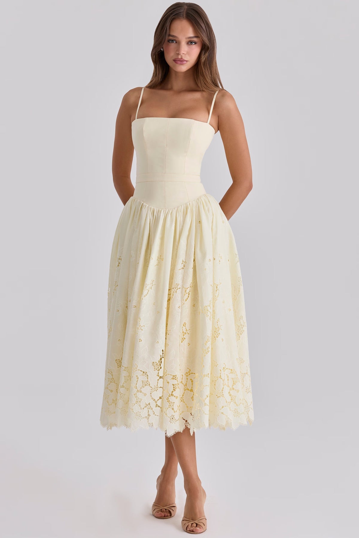 Robe midi en broderie anglaise de dentelle citronnée sur mesure