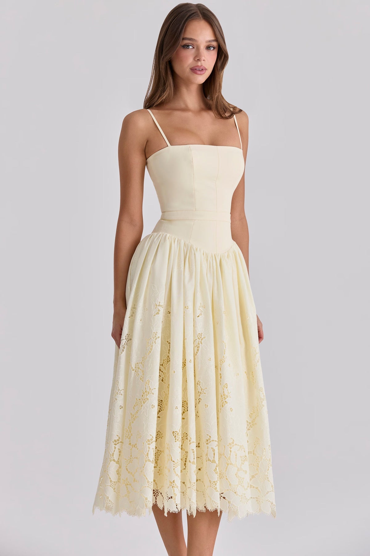 Robe midi en broderie anglaise de dentelle citronnée sur mesure