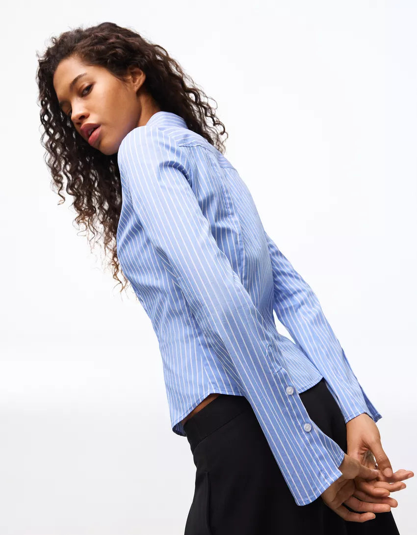 Chemise ajustée à manches évasées