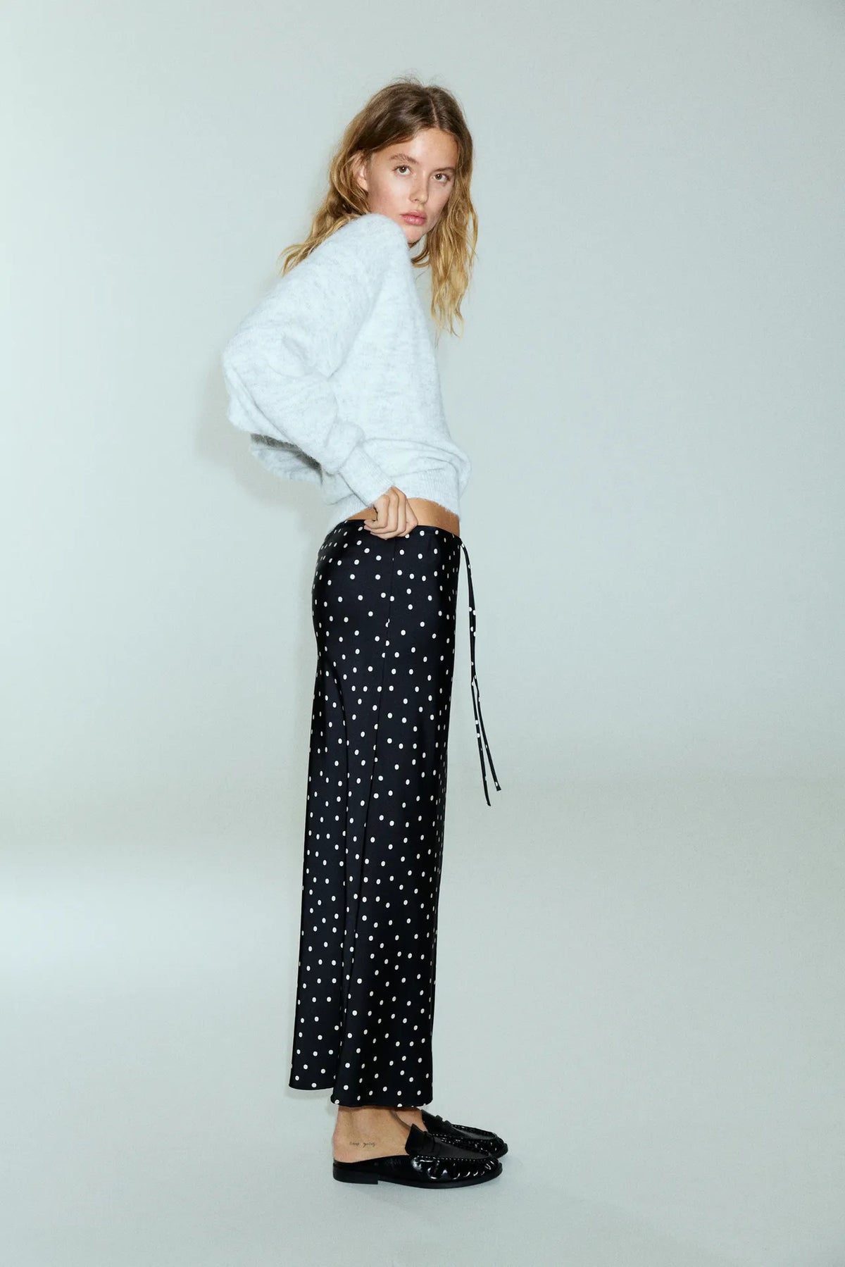 Jupe midi effet satin avec cordon de serrage