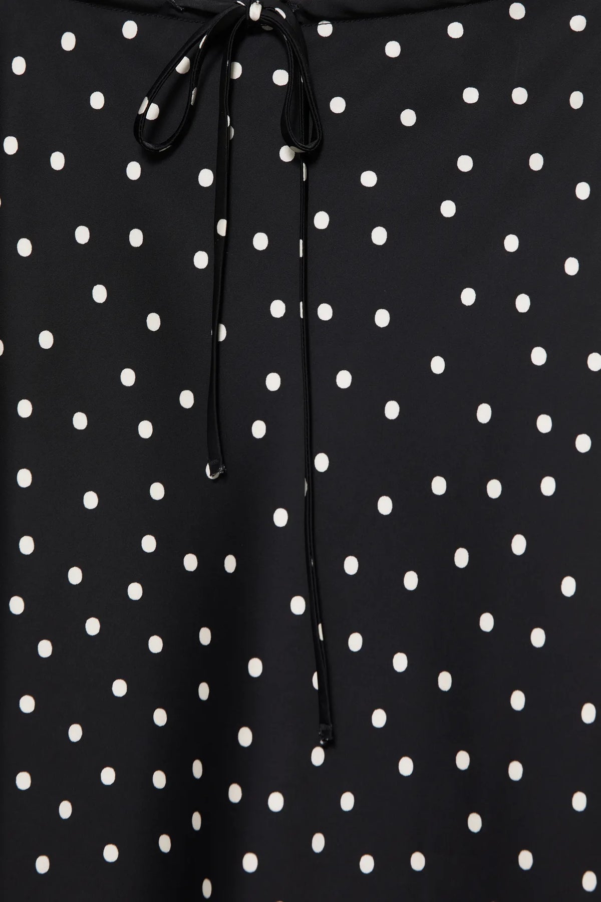 Jupe midi effet satin avec cordon de serrage