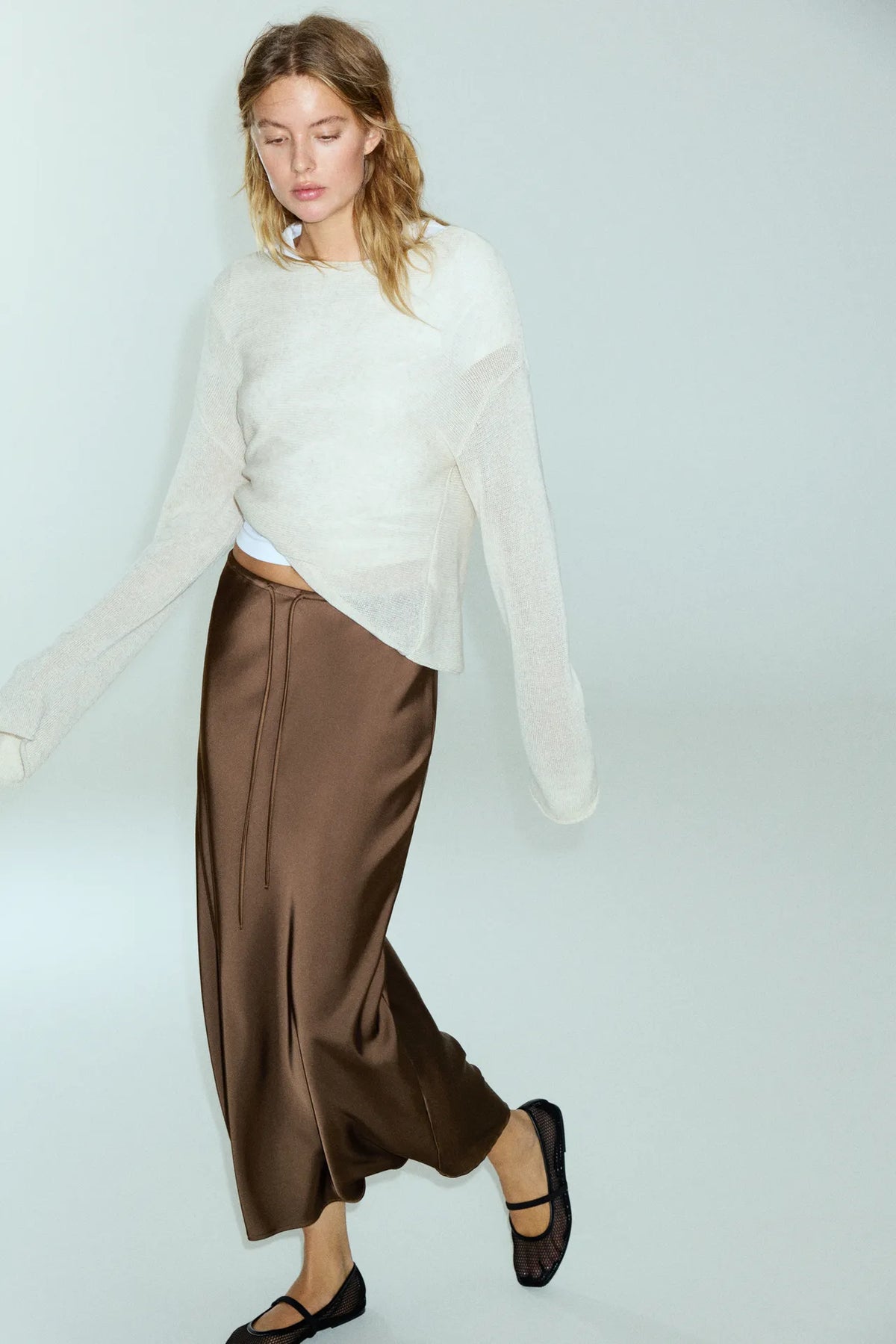 Jupe midi effet satin avec cordon de serrage