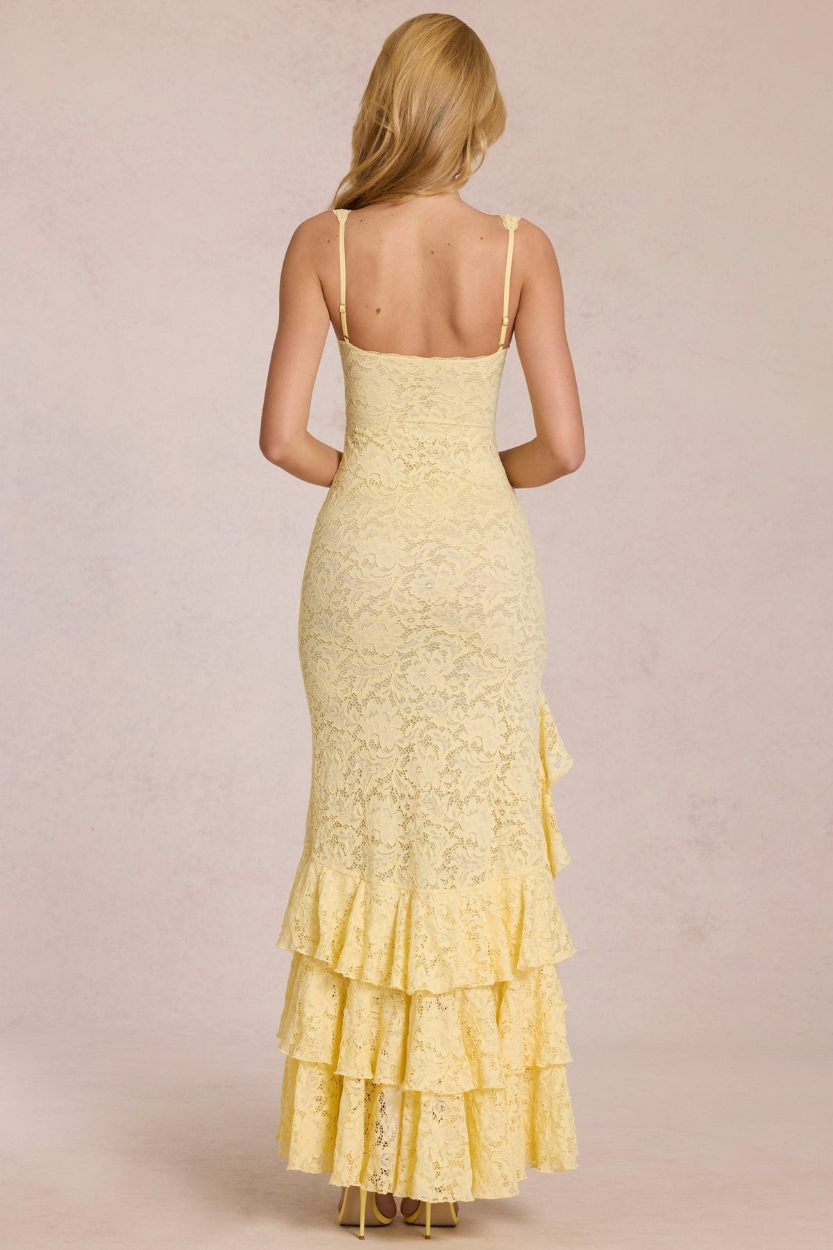 Robe longue à volants en dentelle Aria
