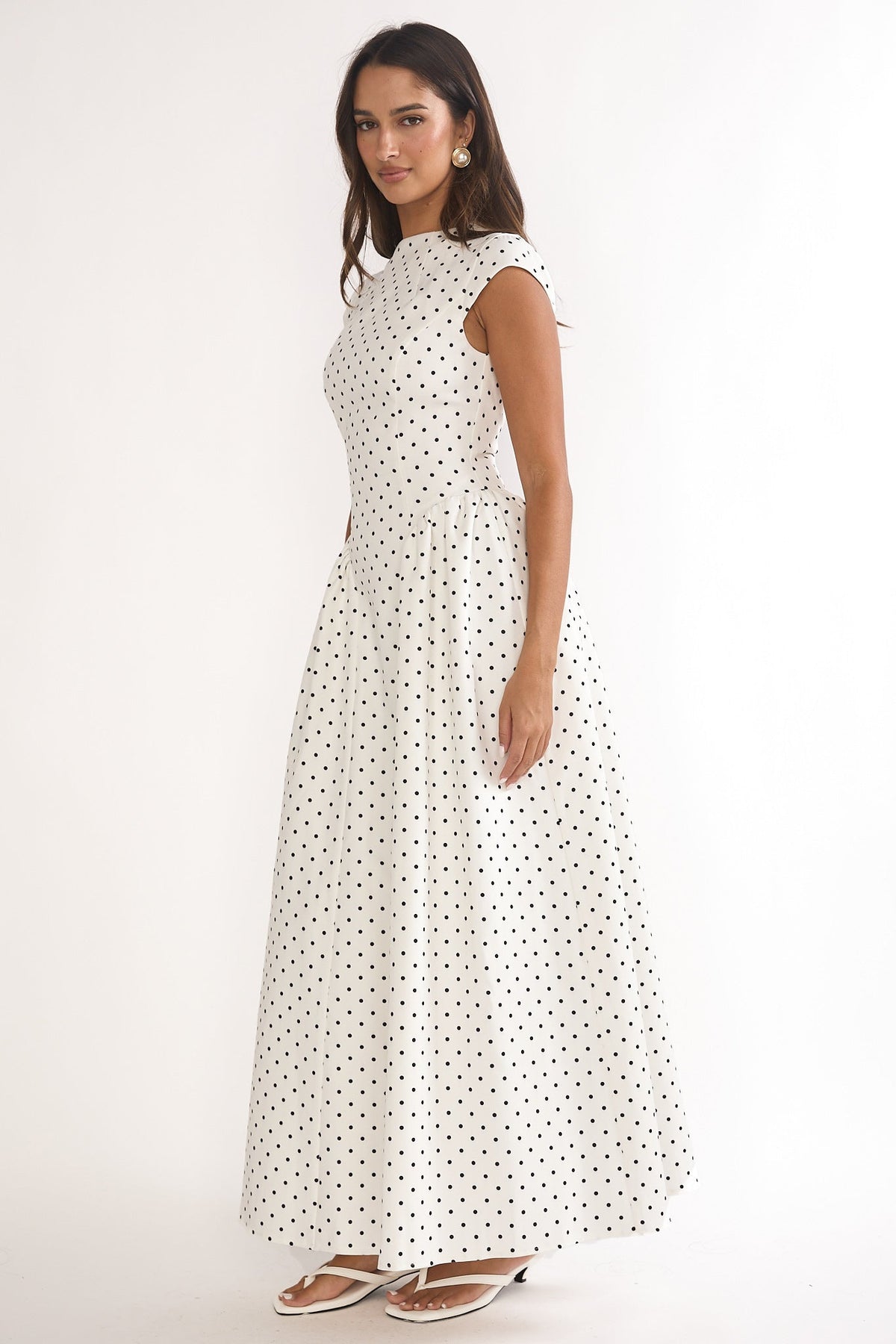 Robe longue Lynnie à manches courtes et pois