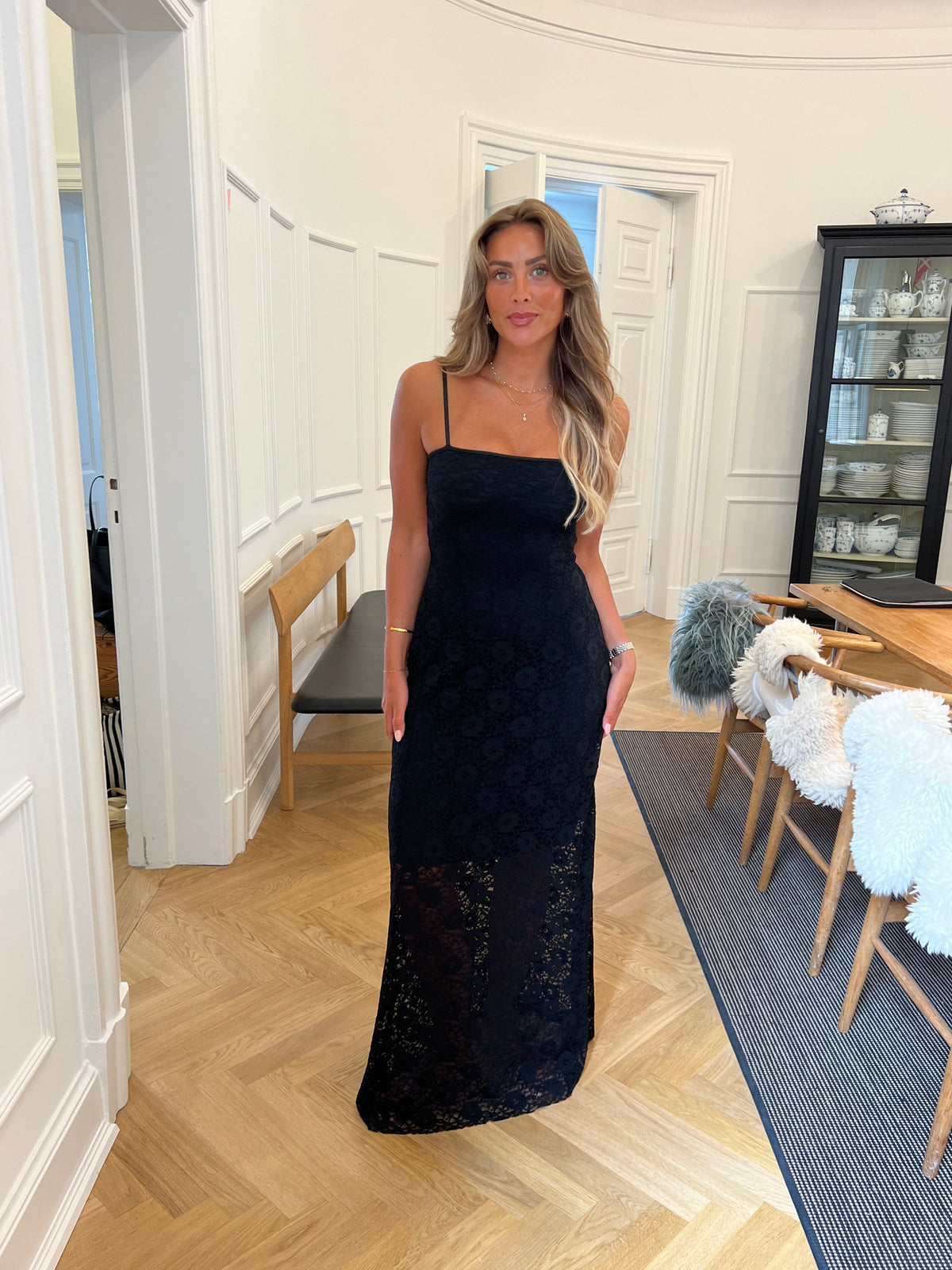 Robe longue en dentelle Oura Noir