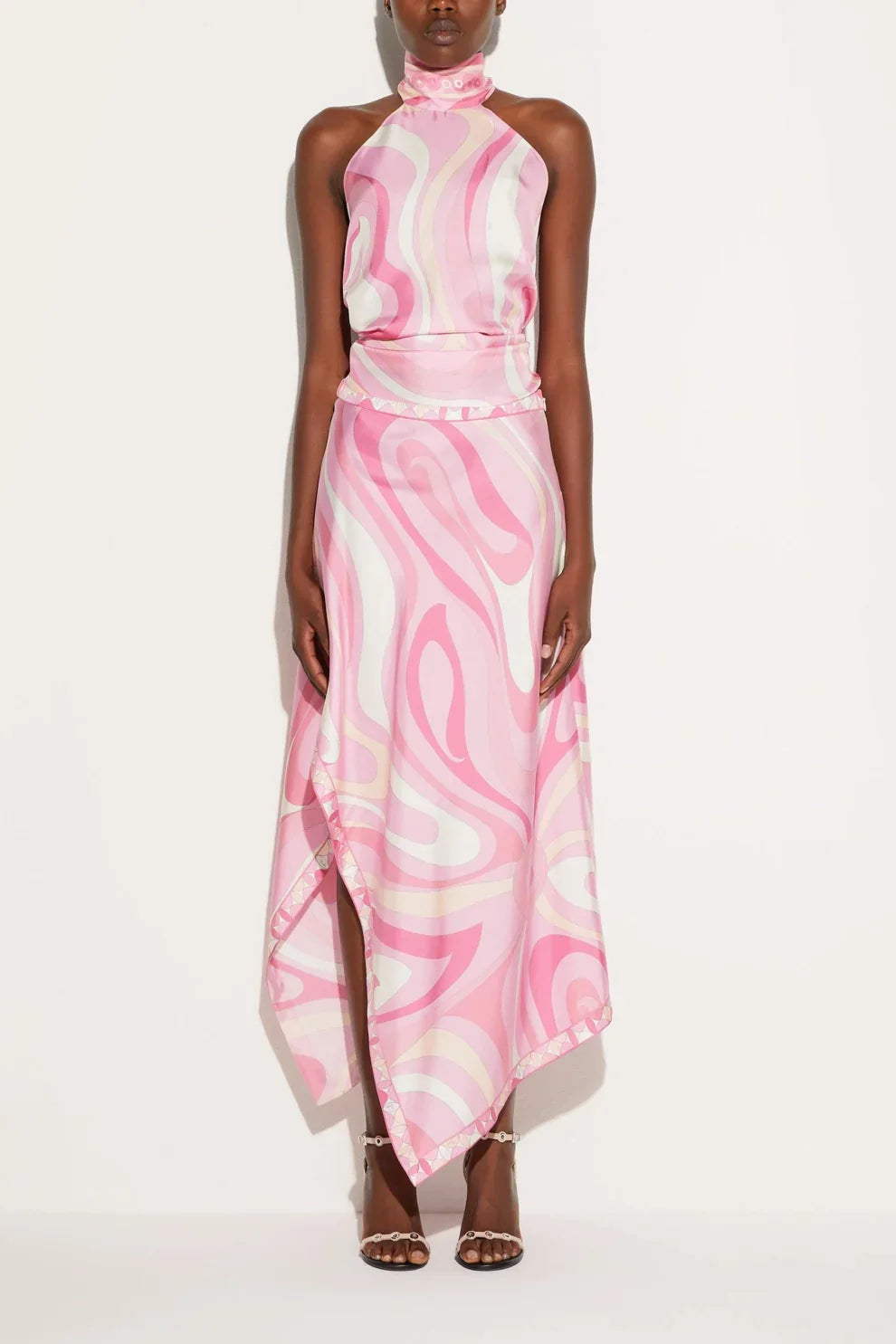 Ensemble top court licou en satin et jupe midi taille mi-haute à imprimé foulard