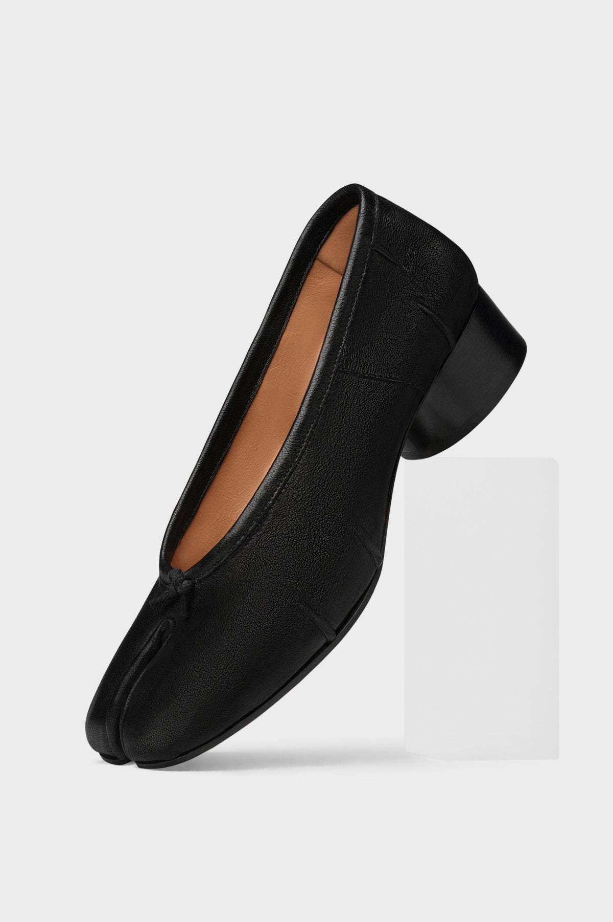 Corvina Ballerina con Tacco Basso - Nero