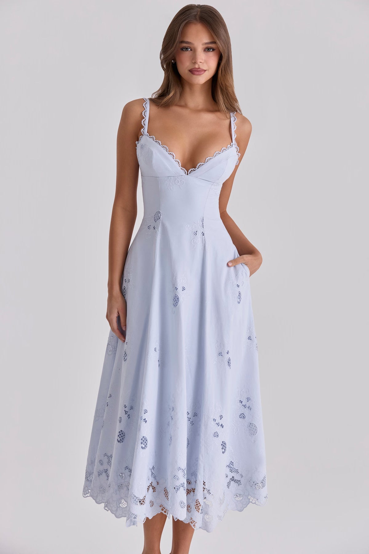 Robe mi-longue en broderie anglaise de coton