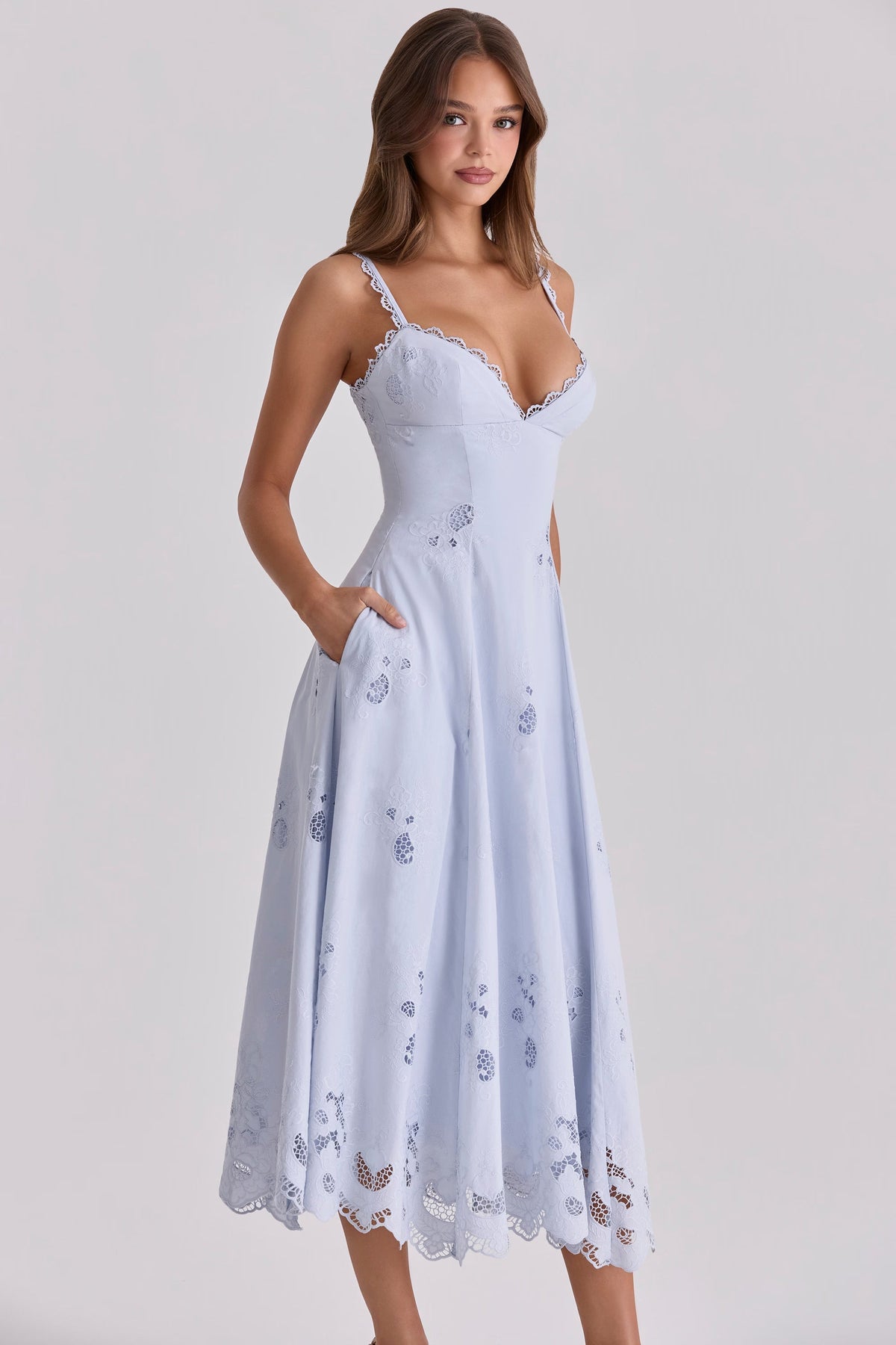 Robe mi-longue en broderie anglaise de coton