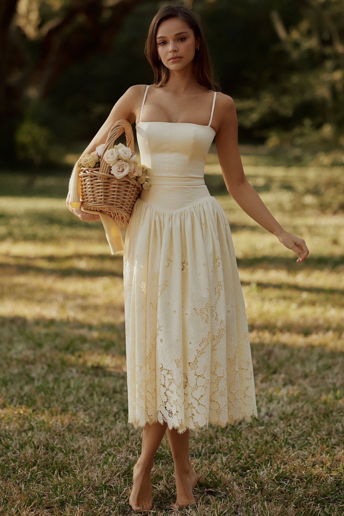 Robe midi en broderie anglaise de dentelle citronnée sur mesure