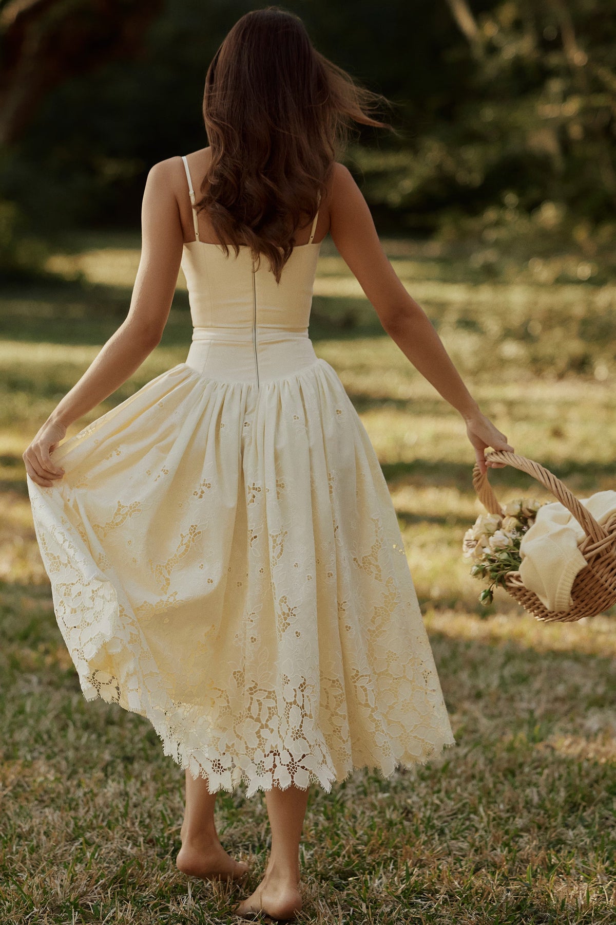 Robe midi en broderie anglaise de dentelle citronnée sur mesure
