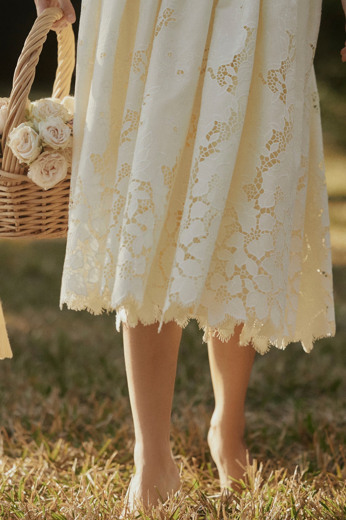 Robe midi en broderie anglaise de dentelle citronnée sur mesure